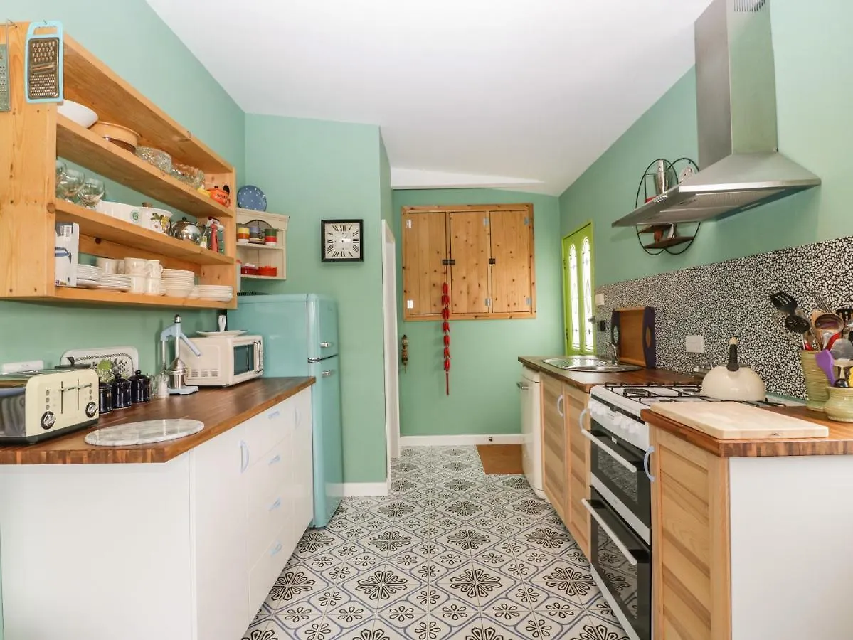Holiday home Lulu Logs Villa Bristol